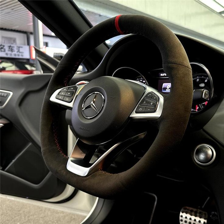Alcantara Steering Wheels – Pro Grip, Zero Compromise - HyperSteering