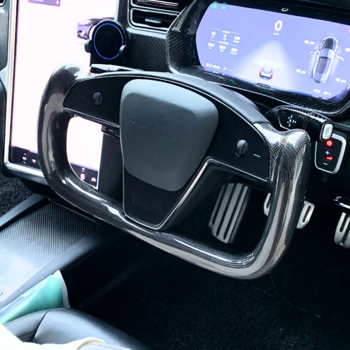 Carbon Fiber Yoke Plaid Steering Wheel Upgrade for Tesla Model S / X 2021 - 2025 - HyperSteering