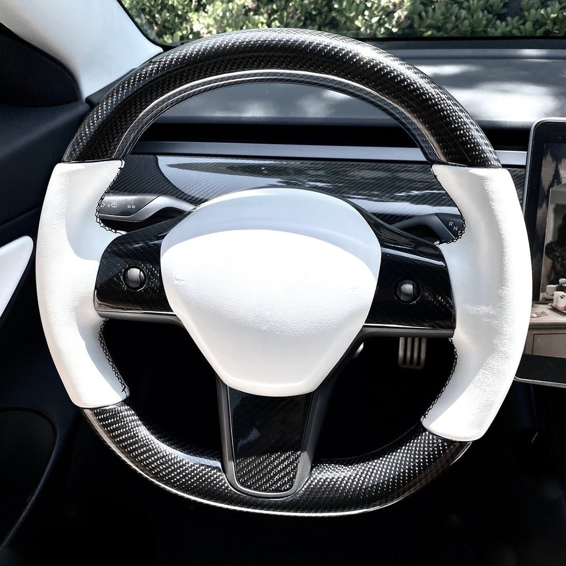 Custom Round Carbon Fiber Steering wheel for Tesla Model 3 / Y - HyperSteering