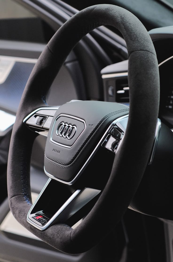 Custom Steering Wheel Audi RS6 / RS7 / RSQ8 Style (2010 - 2021) by HyperSteering - HyperSteering