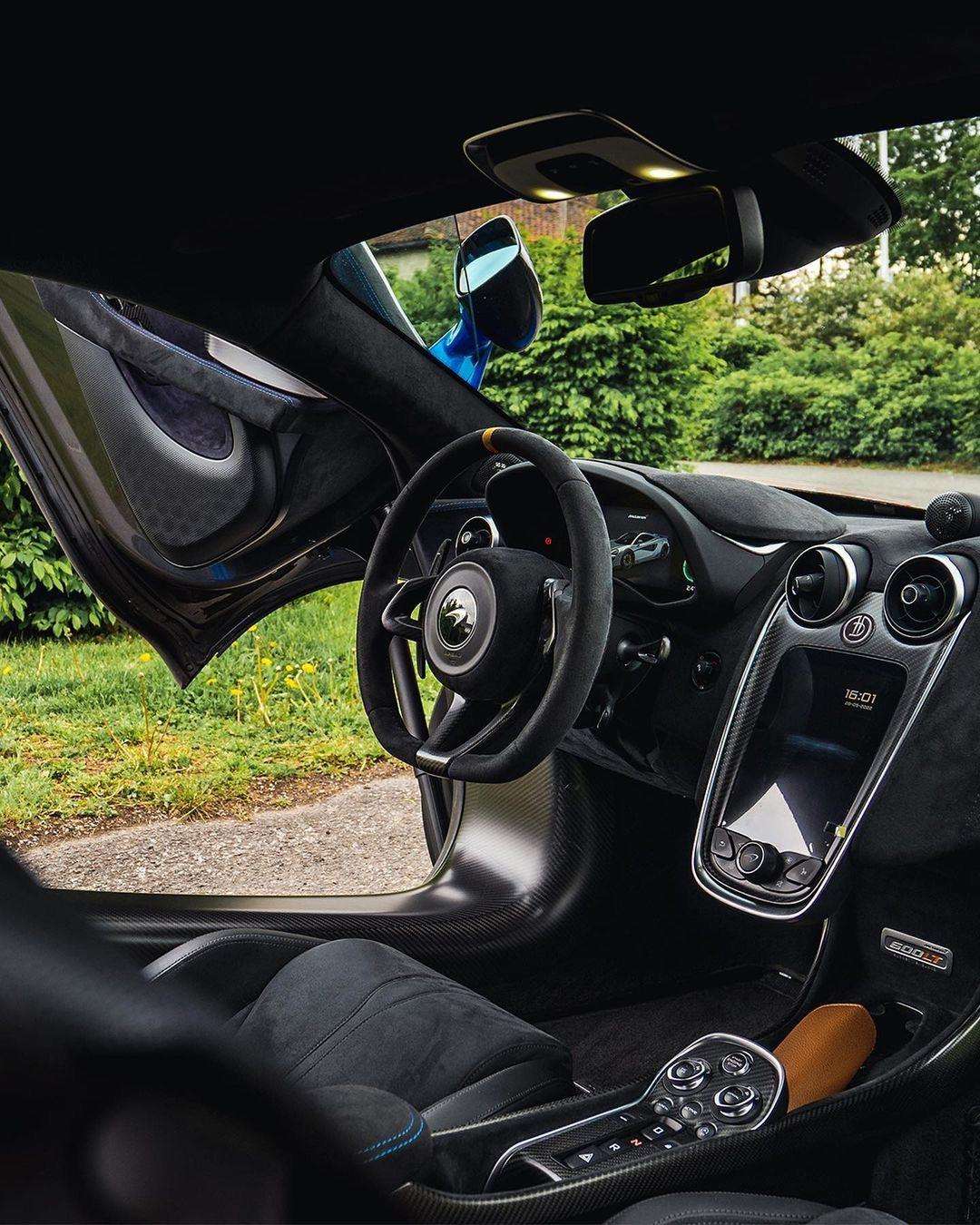 McLaren 720s - Full Custom Steering Wheel - HyperSteering