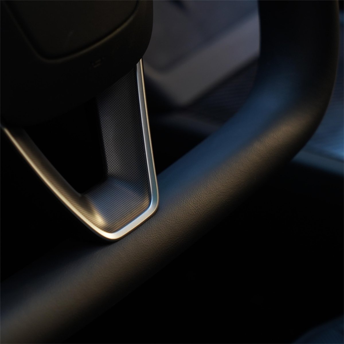 Model 3 Highland / Model Y Juniper Yoke Plaid Steering Wheel - HyperSteering
