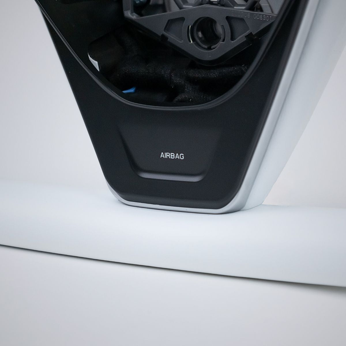 Yoke Plaid Steering Wheel for Tesla Model 3 / Y【White Leather】 - HyperSteering
