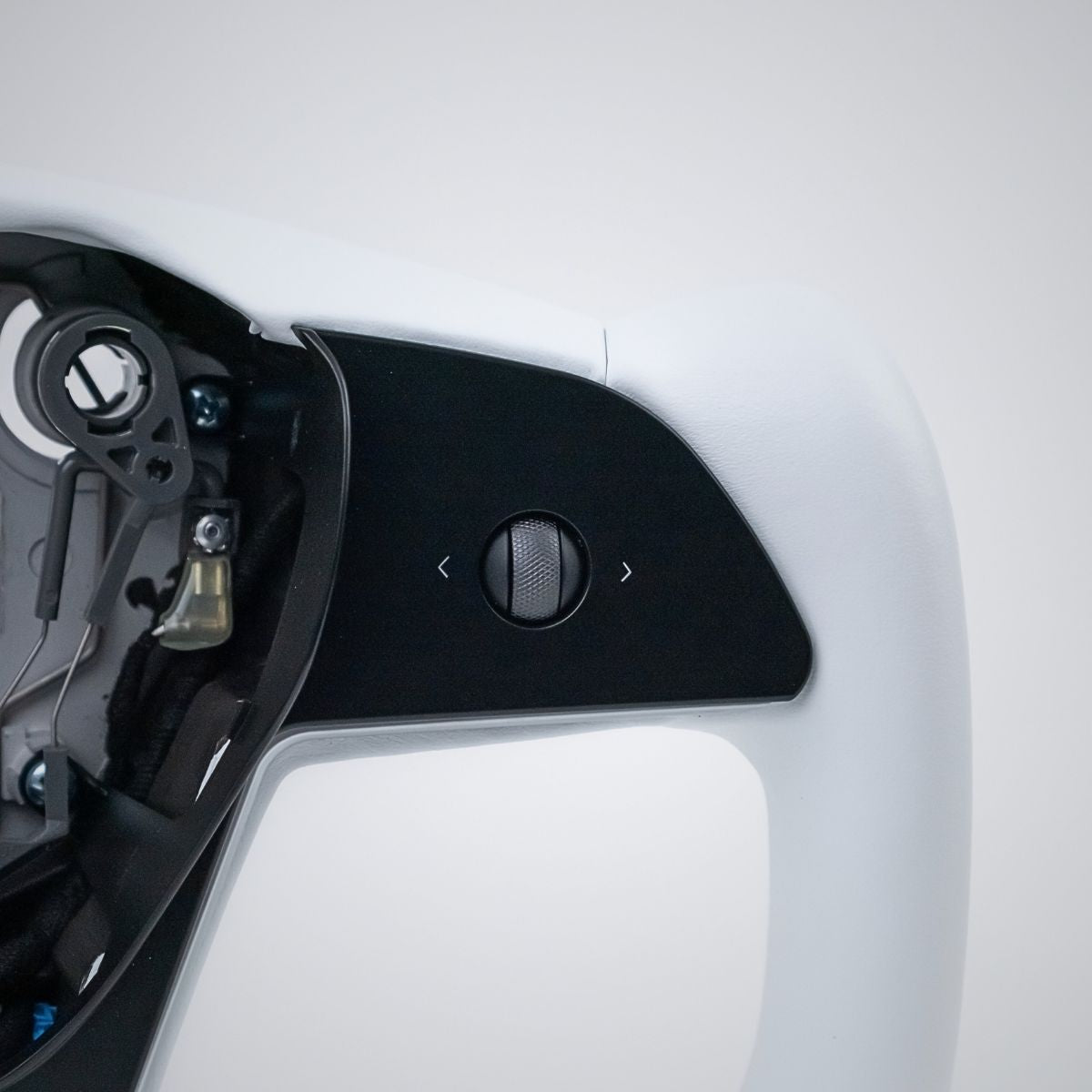 Yoke Plaid Steering Wheel for Tesla Model 3 / Y【White Leather】 - HyperSteering