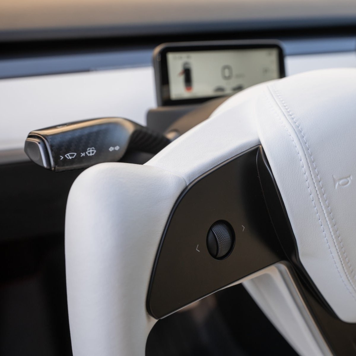 Yoke Plaid Steering Wheel for Tesla Model 3 / Y【White Leather】 - HyperSteering