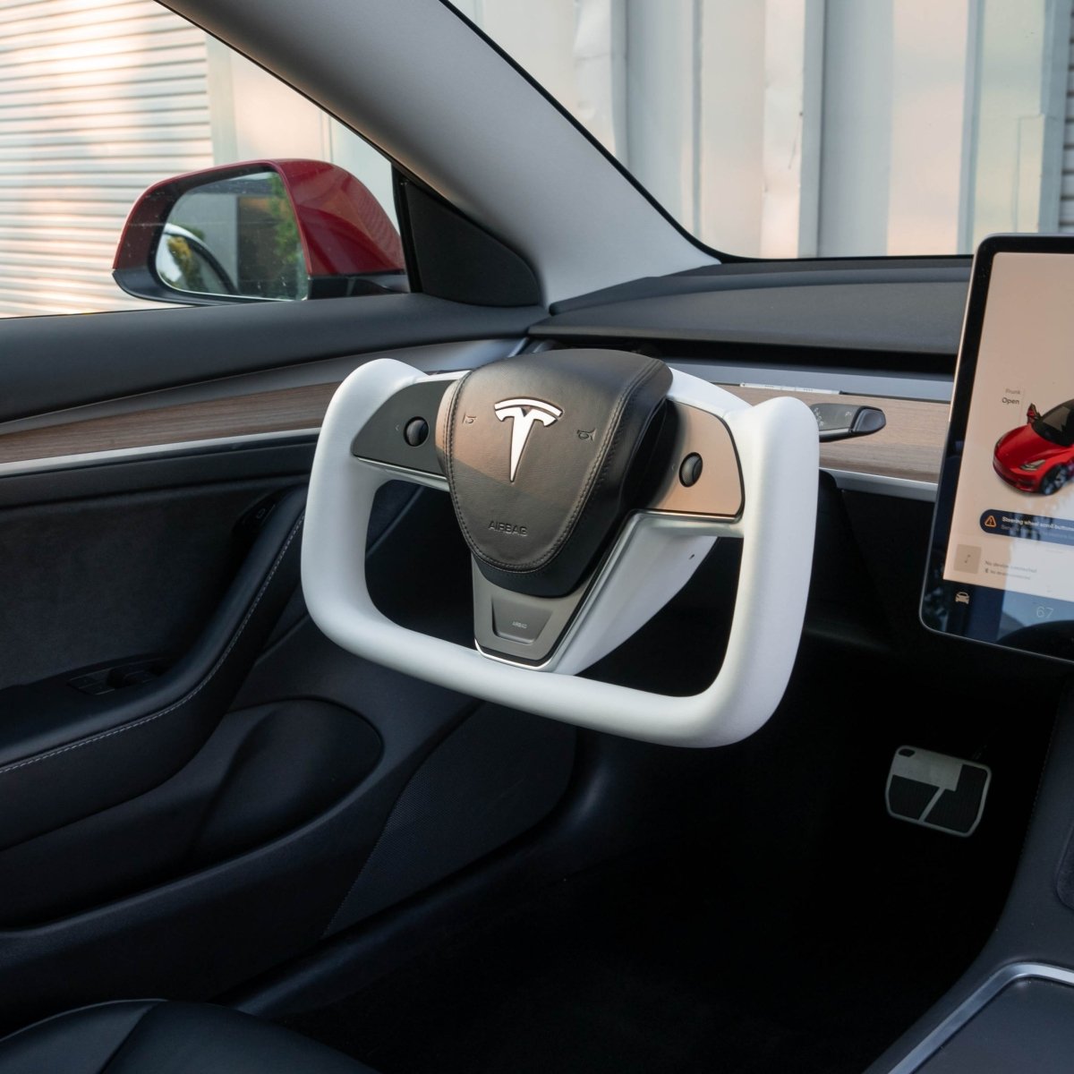 Yoke Plaid Steering Wheel for Tesla Model 3 / Y【White Leather】 - HyperSteering