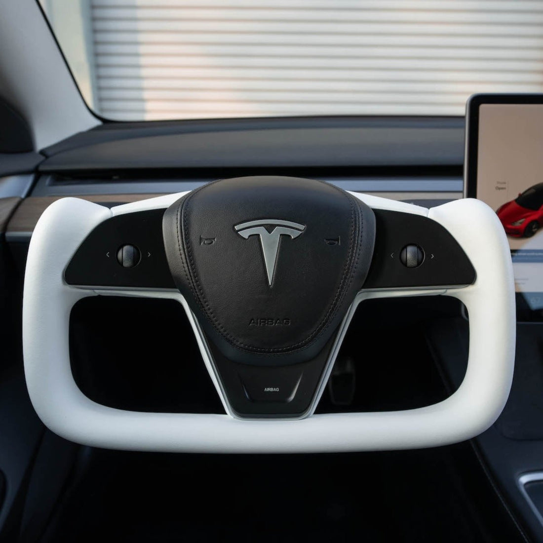 Yoke Plaid Steering Wheel for Tesla Model 3 / Y【White Leather】 - HyperSteering